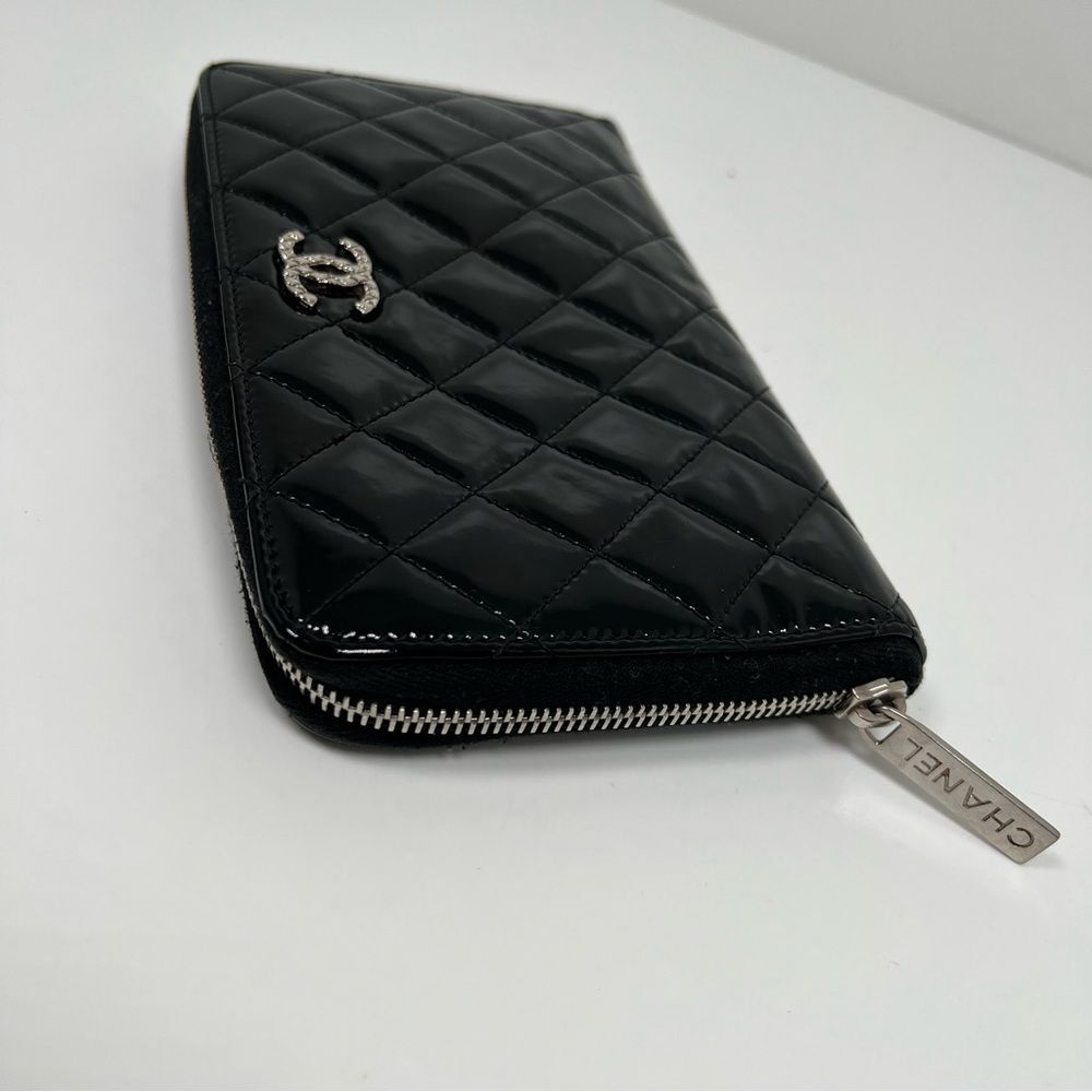 Chanel Quilted Black Patent Leather Zip Around Wallet - Picture 3 of 9